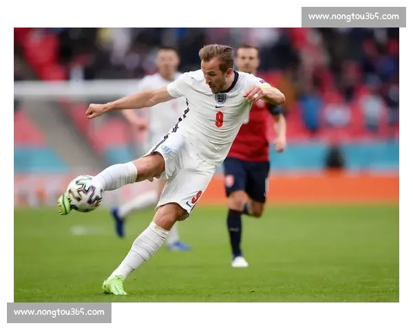 叉车工门将丢 10 球仍获拜仁点赞：业余门将的世俱杯坚守