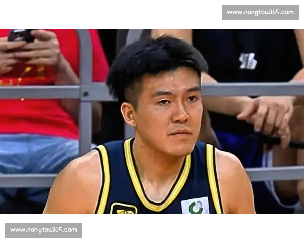 首钢 100 万签黄荣奇！辽宁锁定双外援，北控外教求职